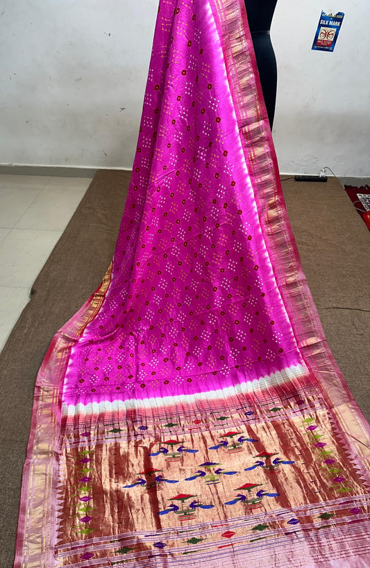 Handmad bandhni
 on pure.silk
 handwoven paithani 
