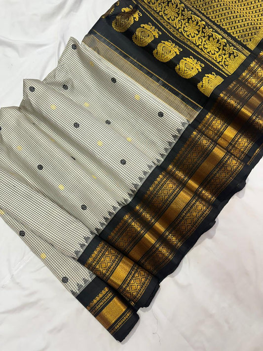 Gayatri | Pure Pattu Gadwal