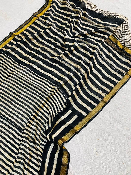 Let’s Wear #ethicallymade✅
🍁Beautifully Crafted Maheshwari Silk Saree  collection🍁
 Specially Designed in Bagru  jahota rapid dabu hand block print
100% Natural Dye
Fabric : Maheshwari Silk 
Length : 5.5 Meters
Blouse Piece : 0.90 Meter
