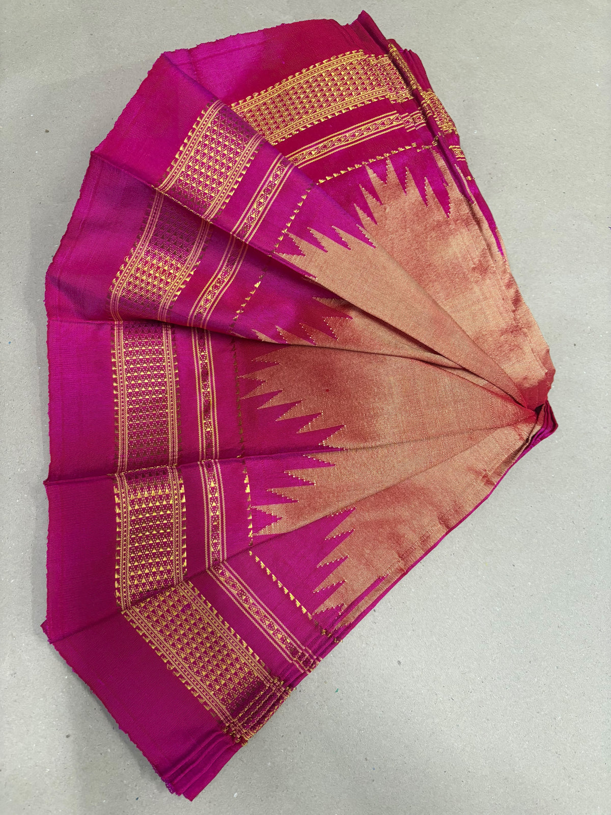 100%silk saree chikki paras Temple silk saree silk pallu contrast saree 6.2m