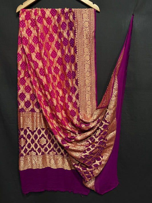 **Nim Zari Bandhej Dupatta**
- **Fabric:** handwoven Georgette
- **Design:** Beautiful Bandhej, Real Nimzari
- **Quality:** Best quality & colour 
- ** colour:** pastel & Dark
**Description:**
- **Length:** 2.50 meters, full length
- **Use:** Dress & Lehenga Choli Dupatta