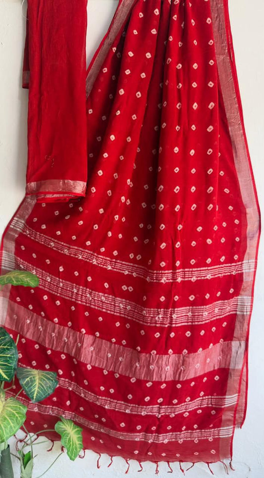 👌🏻Linen collection 👌🏻
.... *Hand* block printed linen saree with blouse.....
Size 6.5 with blouse
Natural dye n colour
 
Pure hand ( without screen print ) 
