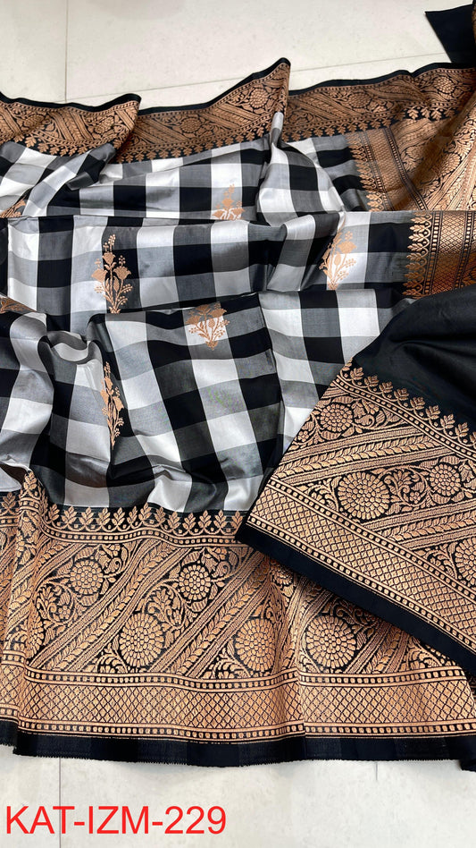 
Pure Handloom banarasi KATAN **Checks +Meenakari* SAREE
*KATAN Checks + Meenakari*
Silk Sarees with antique Jari 
*Rich Pallu
*  Blouse with Border
* Smooth & Soft Fabric