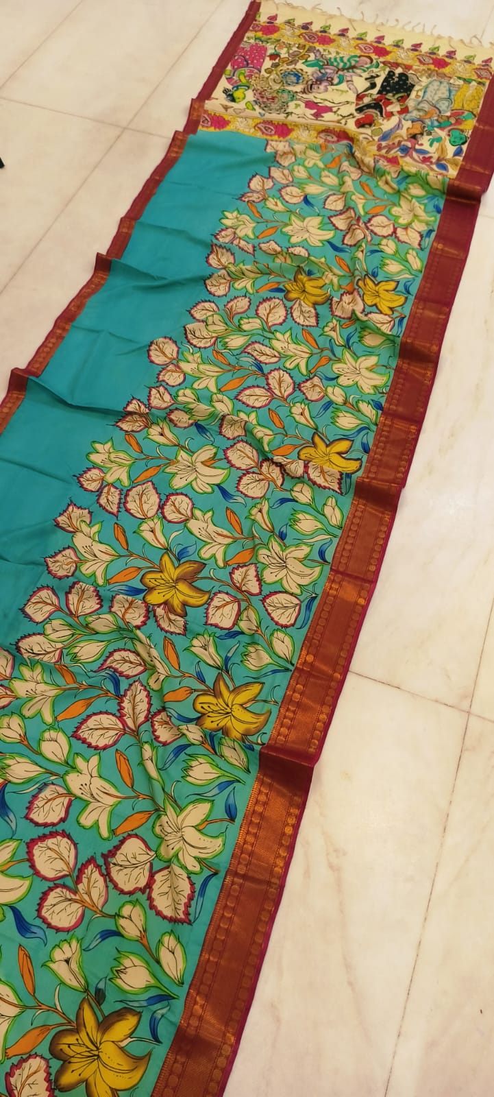 *Mangagiri silk sarees*
*Pen kalamkari sarees* 
*Hand drawn hand painted sarees* 
🌺🌺🌺🌺🌺🌺🌺
*Length 6.5 mtr*
*Width 44 inch*