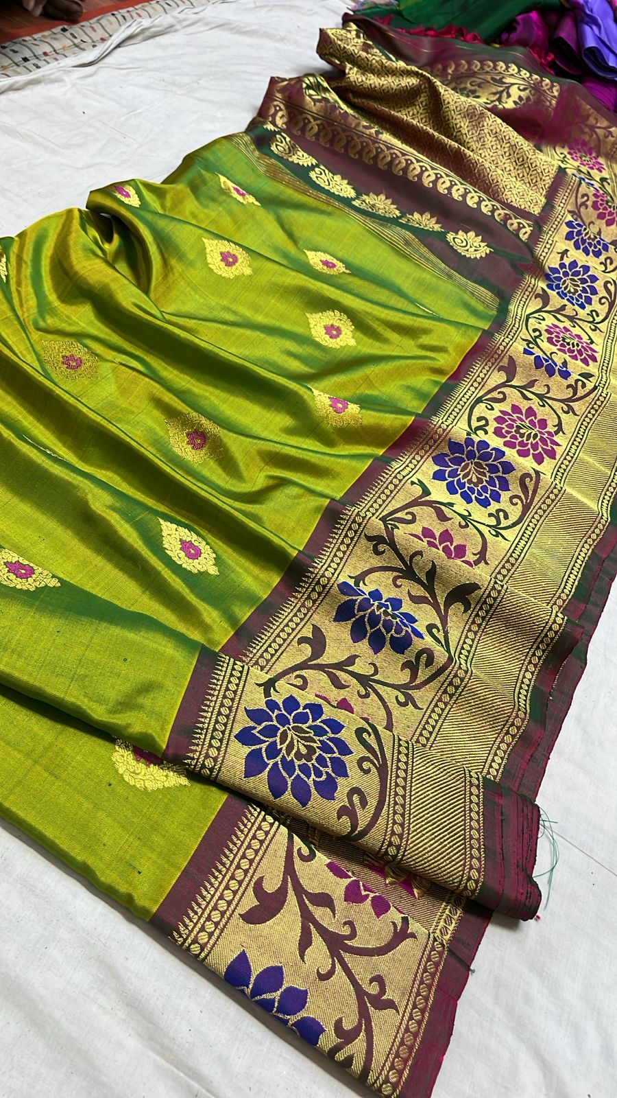 ✨✨Pure Gadwal Traditional
           Meenakari turning
           Border Pattu Sarees ✨✨