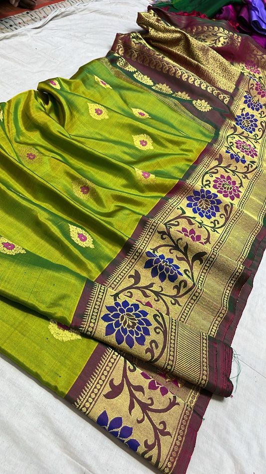 ✨✨Pure Gadwal Traditional
           Meenakari turning
           Border Pattu Sarees ✨✨