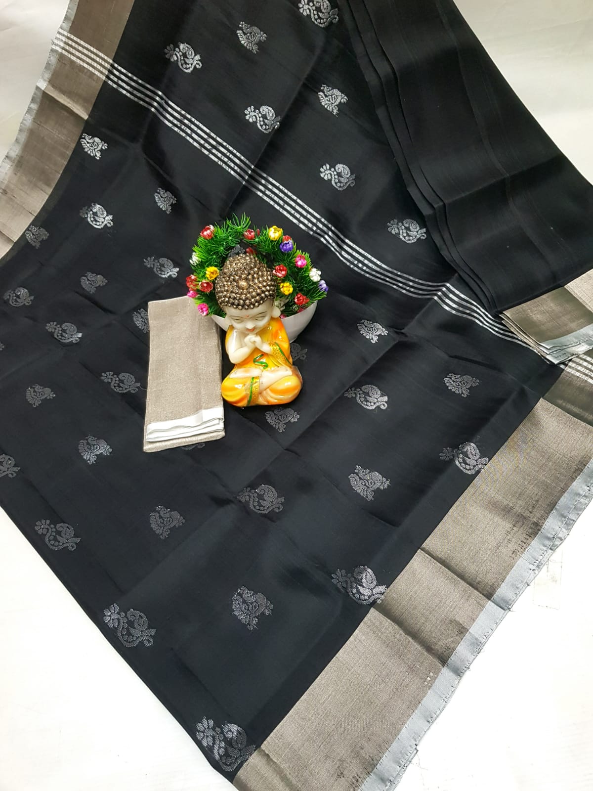🌹uppada pattu🌹                                    💐 🌹  Dollar buta sarees 🌹💐
 🌹Good quality 💐👌👌👌
 Fabric: uppada pattu/pattu 💐💐
