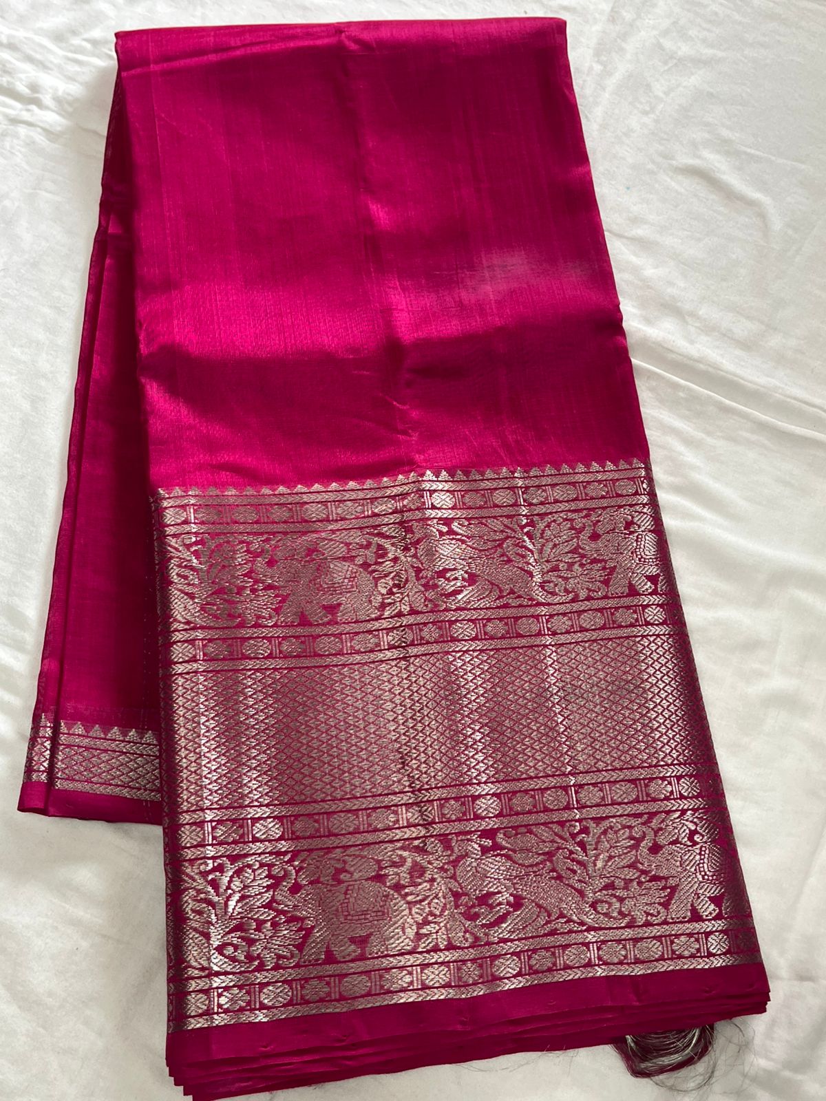 Mangalagiri handloom pattu by cotton (silk cotton)
400/50 big Kanchi border saree with all-over plain pattu and tick weavings sarees 
Running zari lines pallu & plain blouse