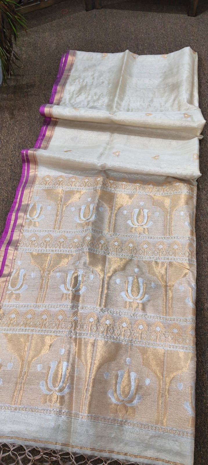 Tissu tussar jamdani
Pure gachi tussar
With bp
