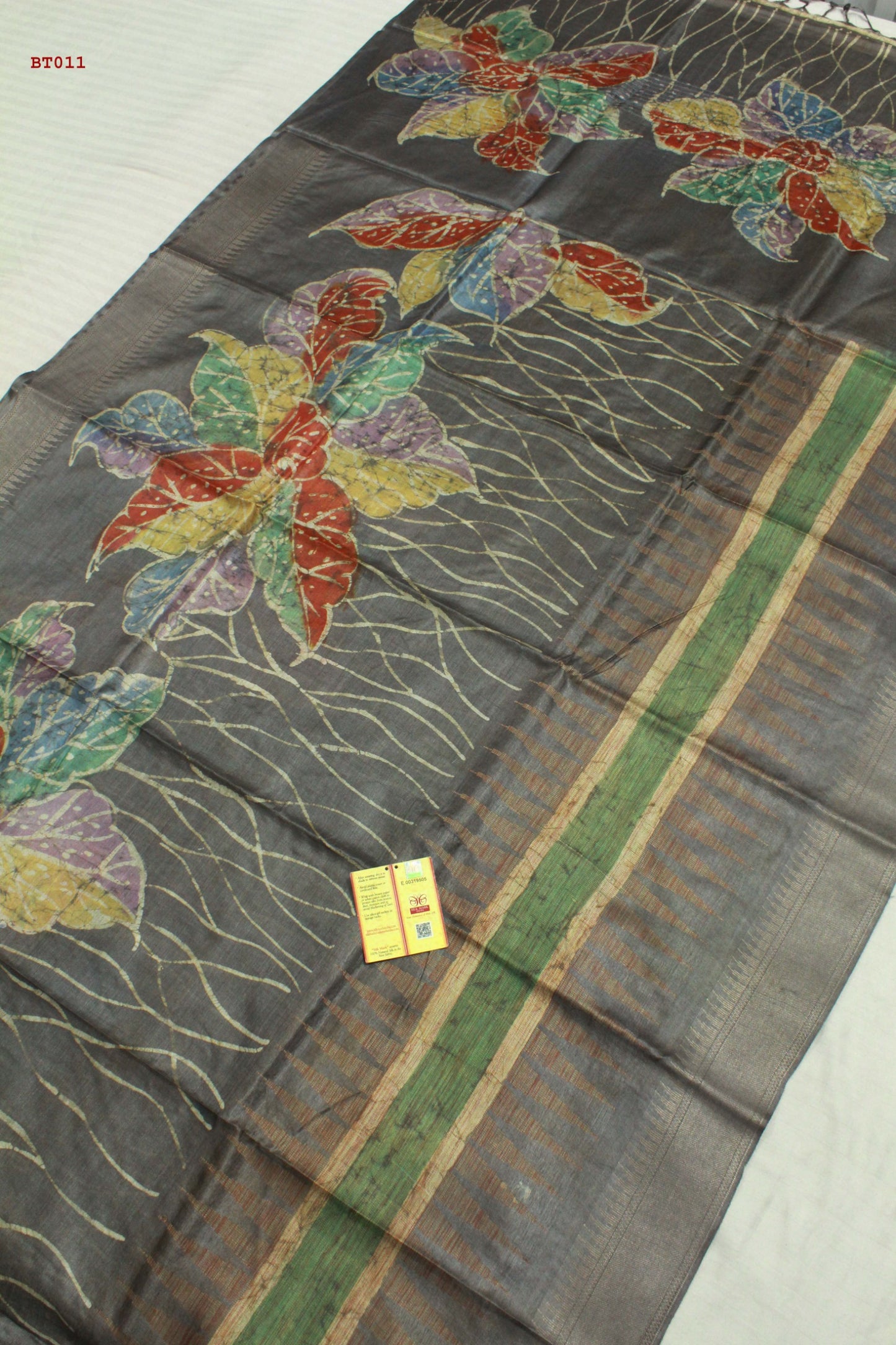 👆Pure Kosa Silk, Hand-batik Print Saree With Blouse Piece