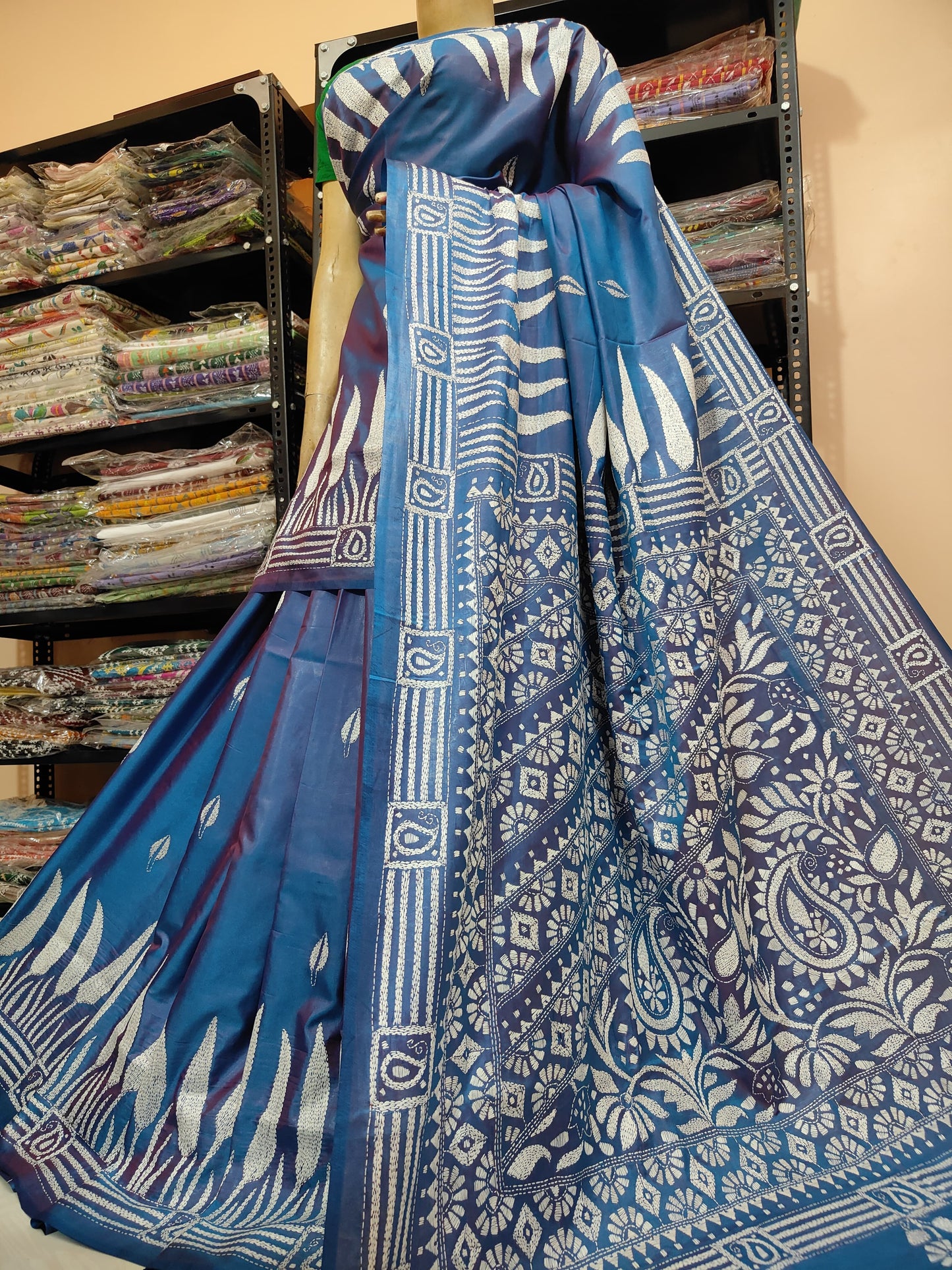 Traditional Shantiniketan hand Kanthastitch saree On 
Belendend bangalore silk Material 
With Kanthastitch Work Bp