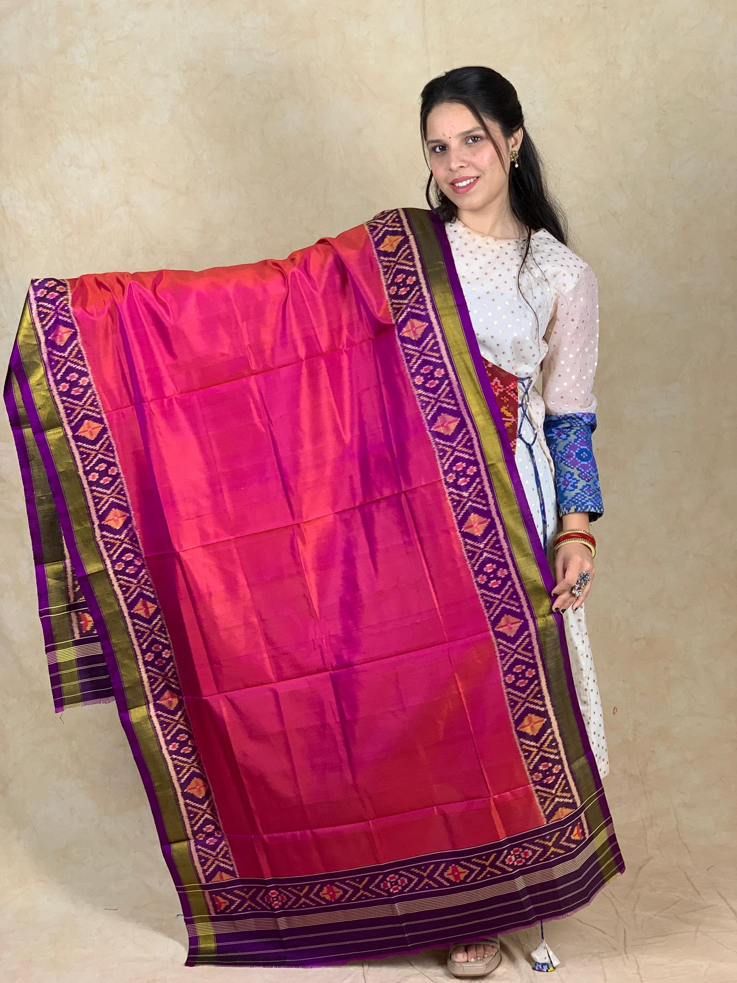 Ikshita | SINGLE IKAT PATOLA SILK DUPPATA