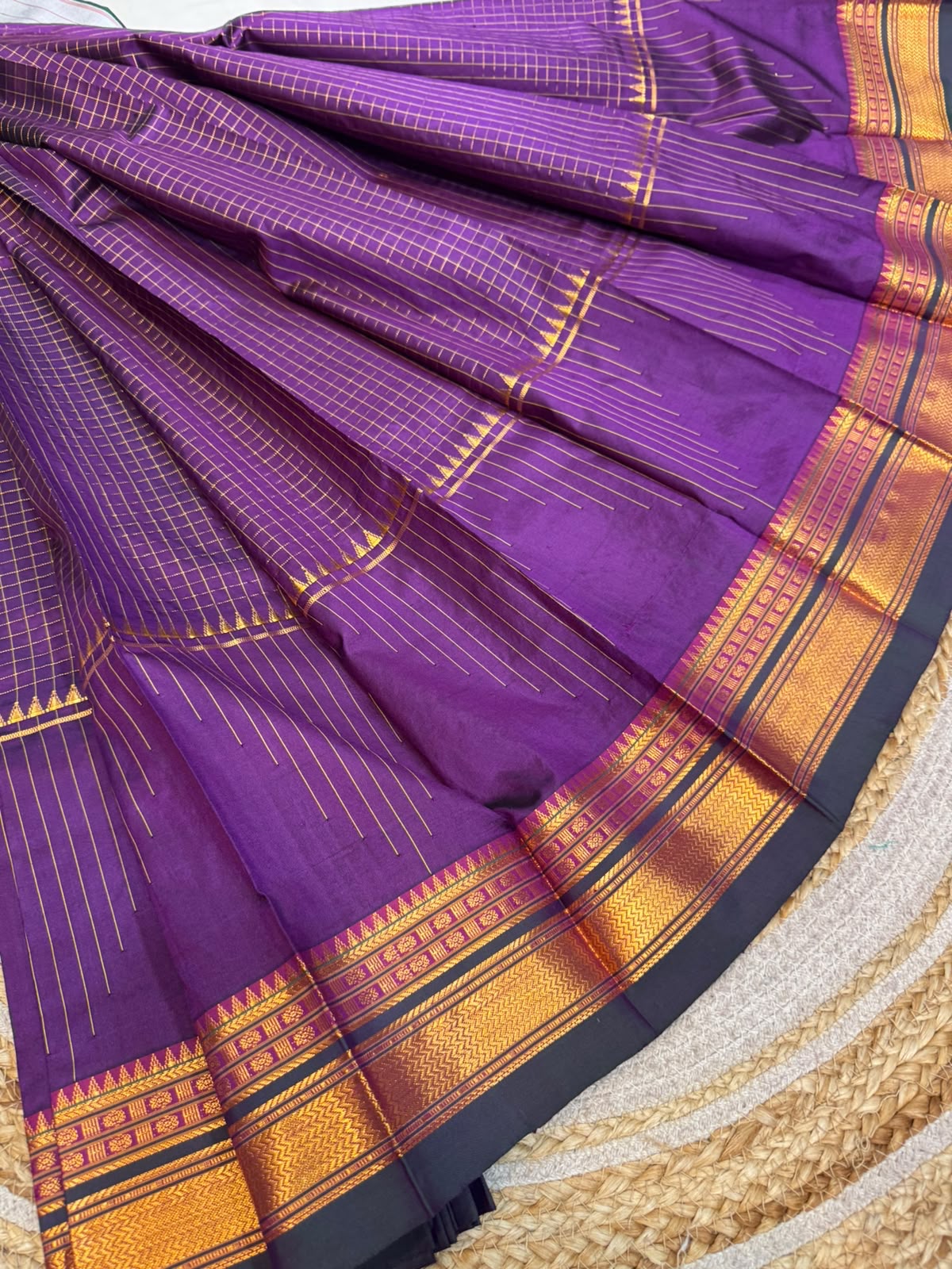 *Ilkal saree with silk mark approved*

*Pure silk chukki Faras border* superior quality 
Body small checks design popularly known as *Chaduranga Chukki*  & *Zari lines* ilkal saree 
With running blouse saree
*Price - 16500