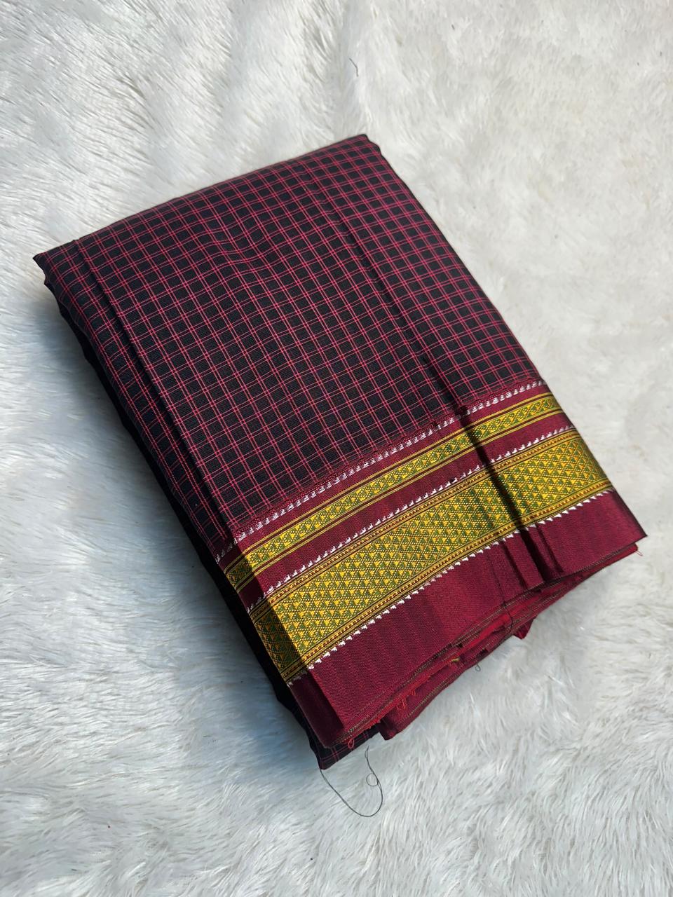 Special Boxchecks Ilkal Sare
Beautiful Colours
Trendy Ilkal Pure Silk Pallu &  Blouse Saree
Border Type : Chikki Paras Border
Fabric Body: Cottonsilk 
Palla: Pure Silk
Color: All Available
Blouse: Running- attached to the saree. 
Saree length: 6.20m