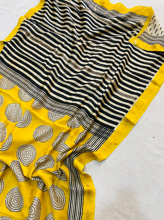 Let’s Wear #ethicallymade✅
🍁Beautifully Crafted Maheshwari Silk Saree  collection🍁
 Specially Designed in Bagru  jahota rapid dabu hand block print
100% Natural Dye
Fabric : Maheshwari Silk 
Length : 5.5 Meters
Blouse Piece : 0.90 Meter
