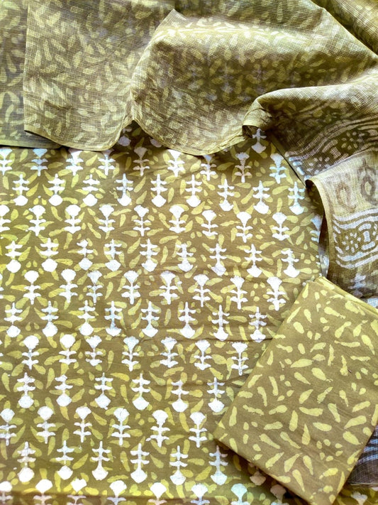 Block printed cotton suit with kota doriya duppta 
Top @ bottom *cotton*
Duptta  *kota doriya*