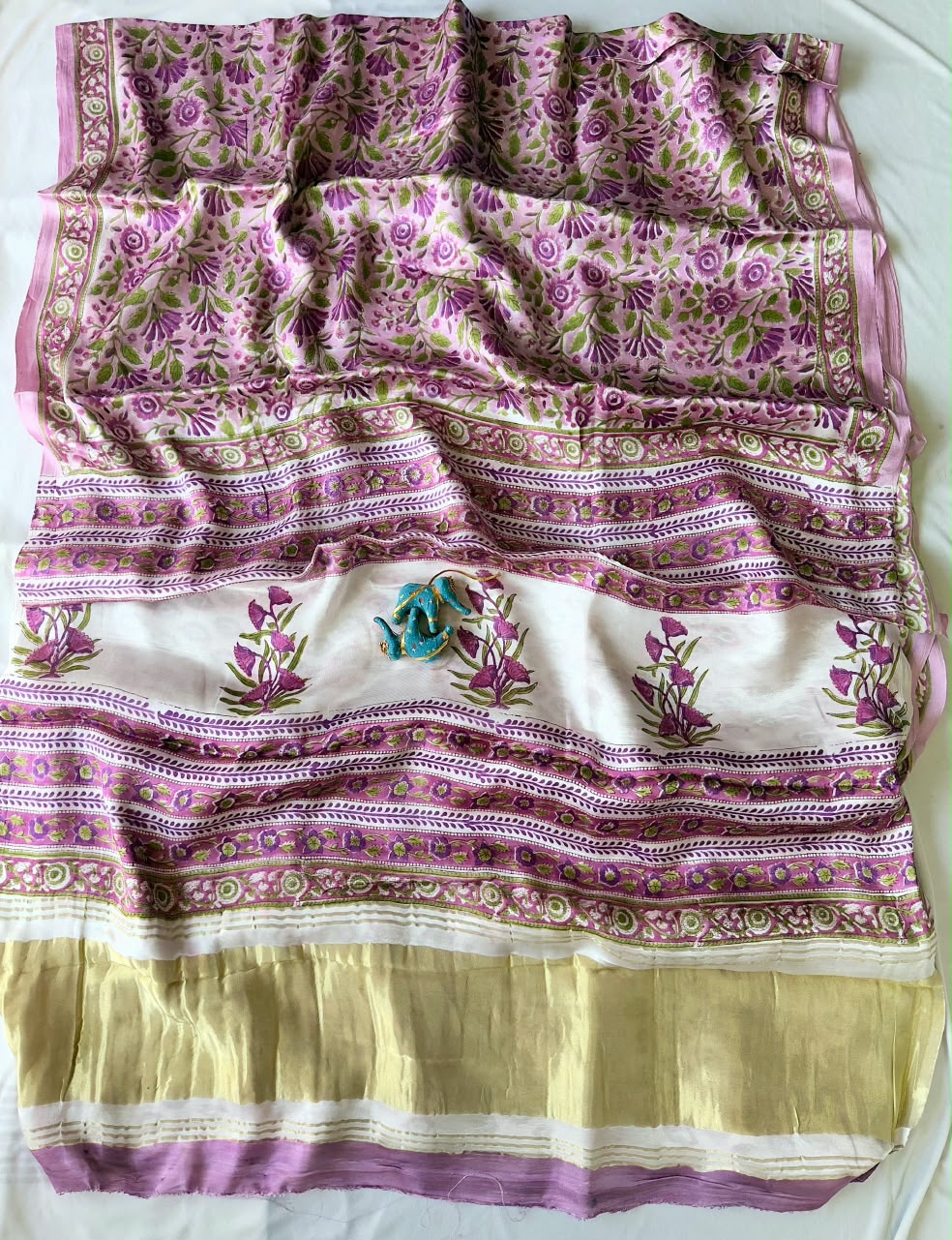Expo quality *Pure 100% LAGDI PATTA MODAL Gajji Silk Saree*
Bagru handblock print
Ajrakh print & Rapid print 
Print detail's 
*Ayurveda Redefined Anar chilka*
*Nashpal dye Ajrakh print*
*Hand Block & dabu print*
 Use only natural 
(Pomegranate peel)
With beautiful printed blouse 
Saree length:- 6.5m with blouse 👚 
Premium quality