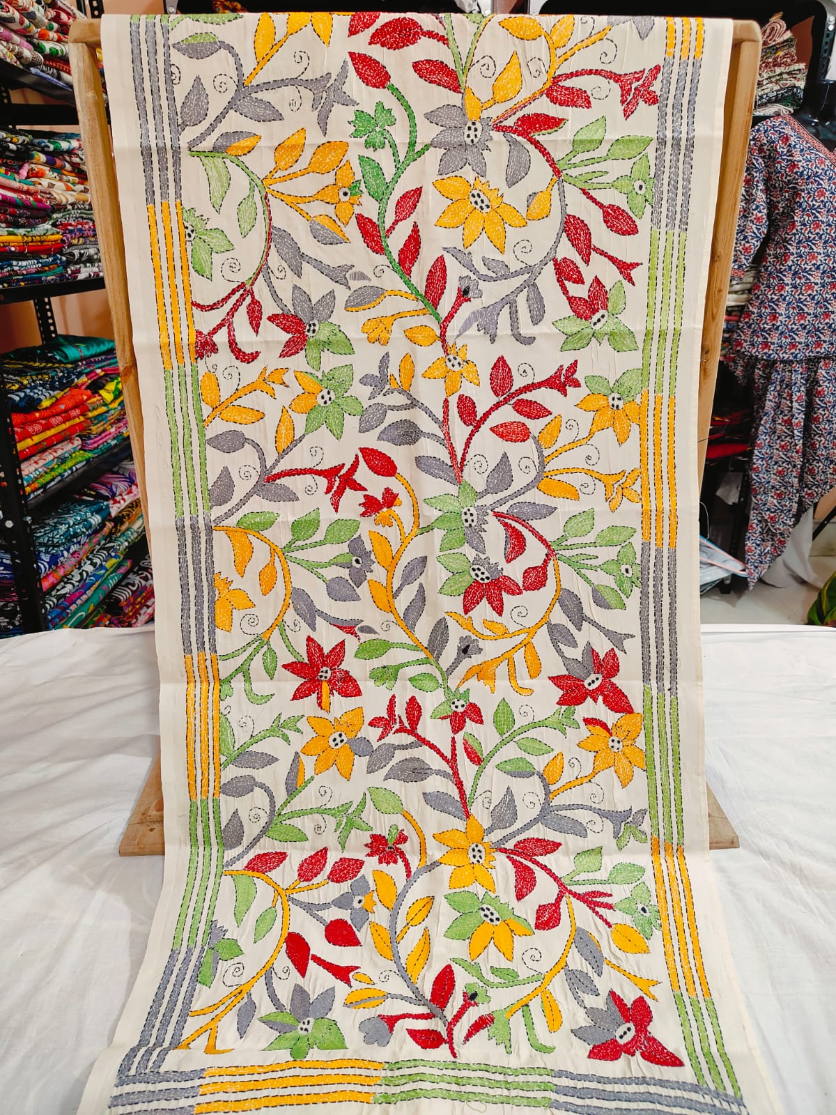 These are Tussar Slik  kantha stoles
Length 2.15/2.2 meter ( Approx)
Bohor 22' (Approx)