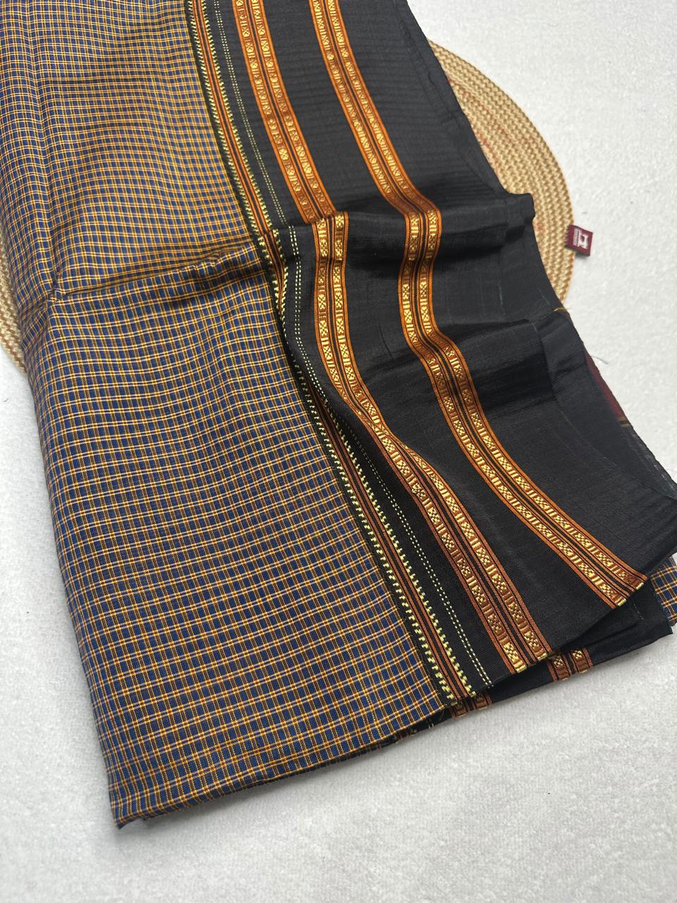 Material - viscos by cotton
Border - gayitri border
Saree Name -ilkal Gayatri micro checks saree
Pallu -cotton pallu
Blouse -running
Handloom -yes
Saree length- 7.2
