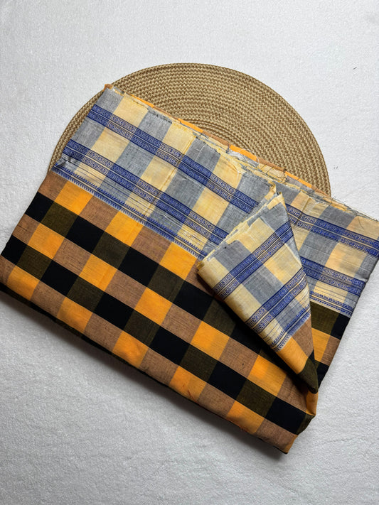 Cotton saree Chikki paras
Material - cotton by cotton 
Border - Chikki  border 
Saree Name - Ilkal cotton Chikki  sarees
Pallu - silk pallu 
Blouse -running
Handloom -yes
Saree length- 6.2
