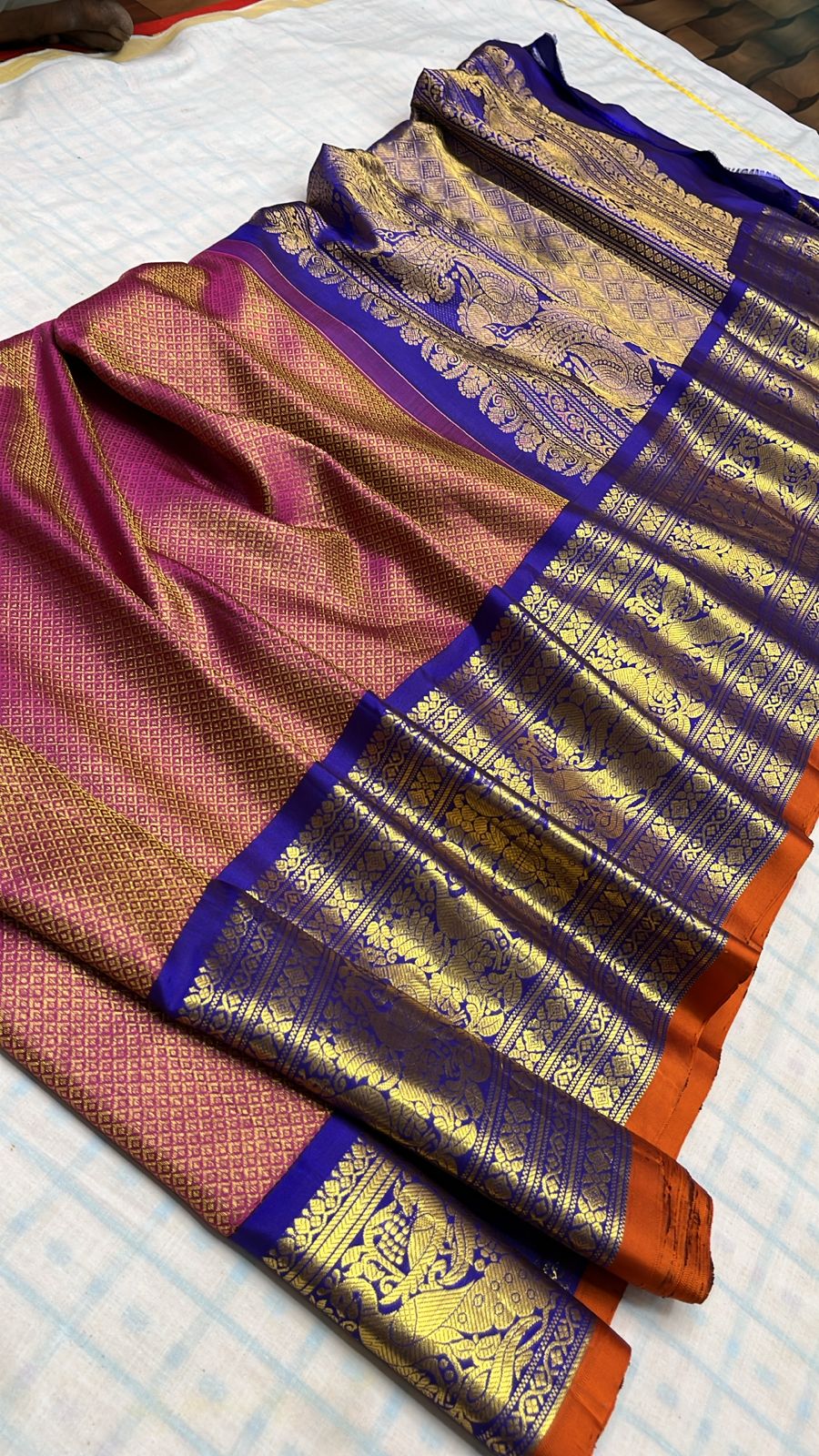 ✨✨Pure Gadwal Traditional
          Border Brocade 
          Pattu Sarees ✨✨