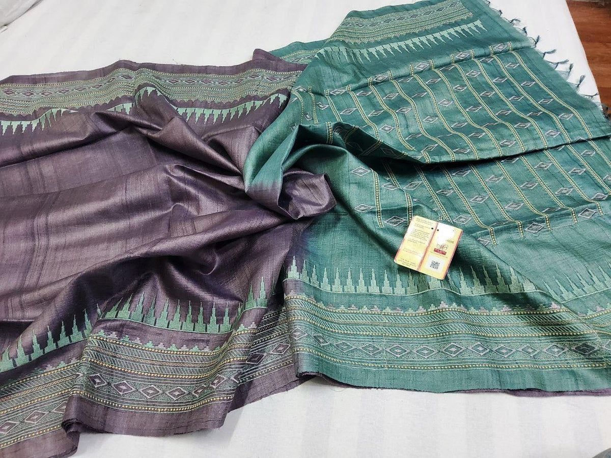 Pure tussar by  munga with beautiful temple embroidery design pallu and border silk handloom saree with blouse pc.
Available 
Best quality 
Silk mark tag 👈🏻
