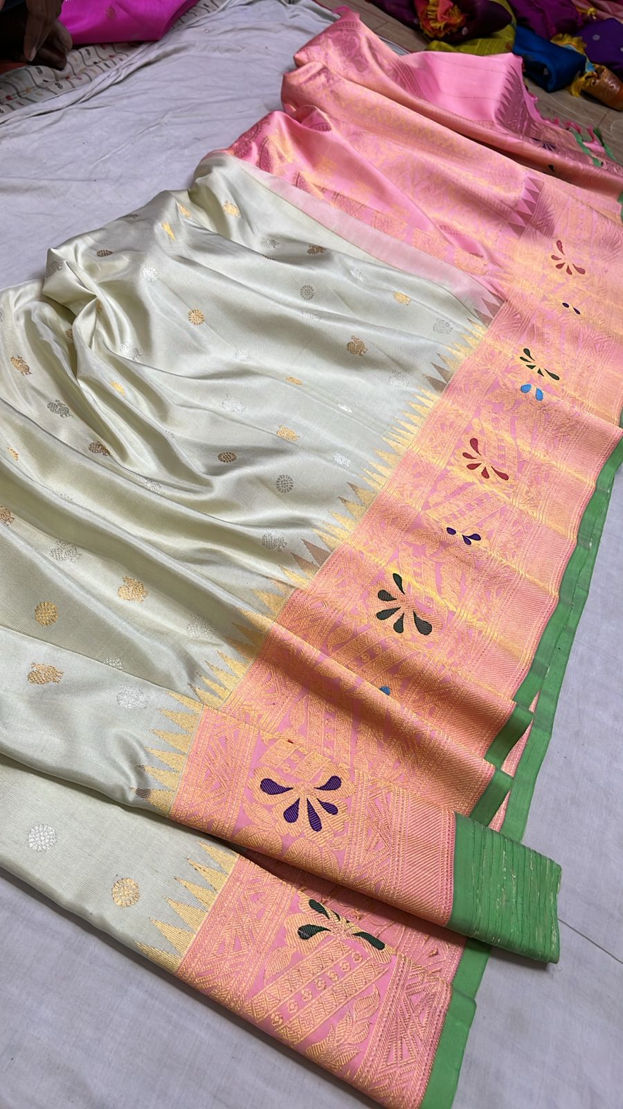 ✨✨Pure Gadwal Traditional
           Meenakari turning
           Border Pattu Sarees ✨✨