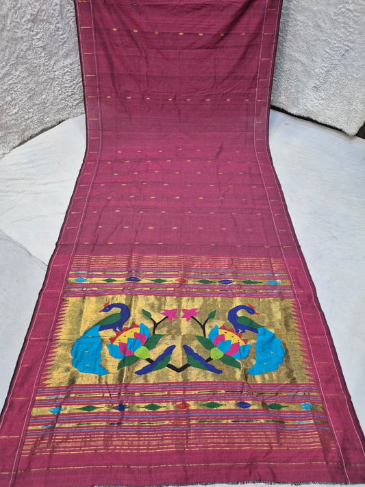 Ek muniya 
cotton handwoven
 paithanis
