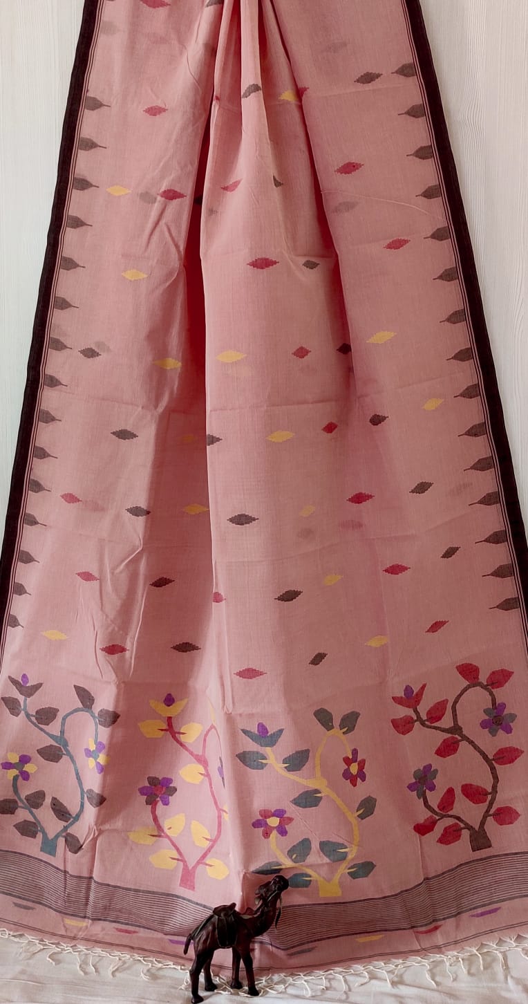Very exclusive,Beautiful 100 Count pure 
Cotton by Cotton Hand Spoon jamdani 
with temple border with very 
elegant jamdani motif pallu
Without bp