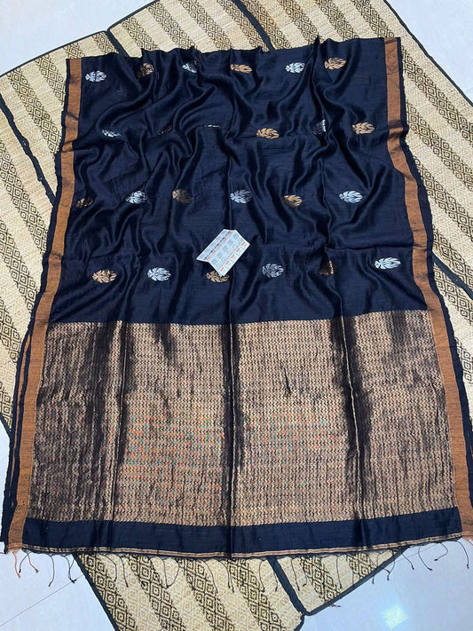 Authentic Pure Matka Handloom Silk Mark. Certified Jamdani    

*with Government Silk Mark Tag*

*Metirials*- Reshom Matka
*BP*- Running 
