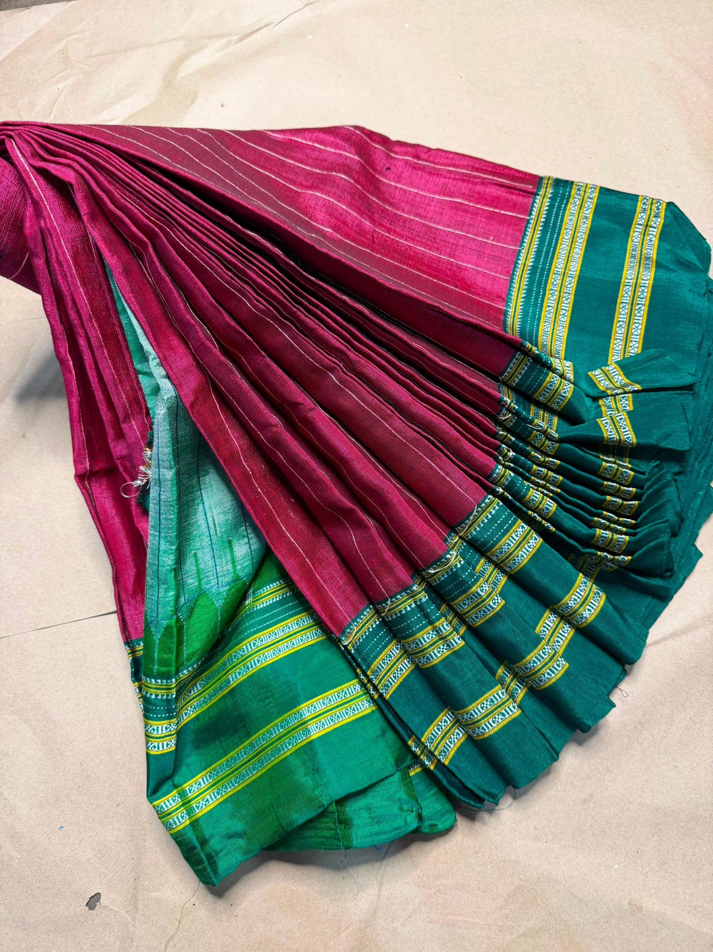 Material - viscos by cotton with Cotton By Cottan 
Border - *Gayatri And Chikki Big border 
Saree Name -ilkal special Gayatri saree
Pallu -*silk pallu*
Blouse -running
Handloom - *Hand Loom*
Saree length- 7.2