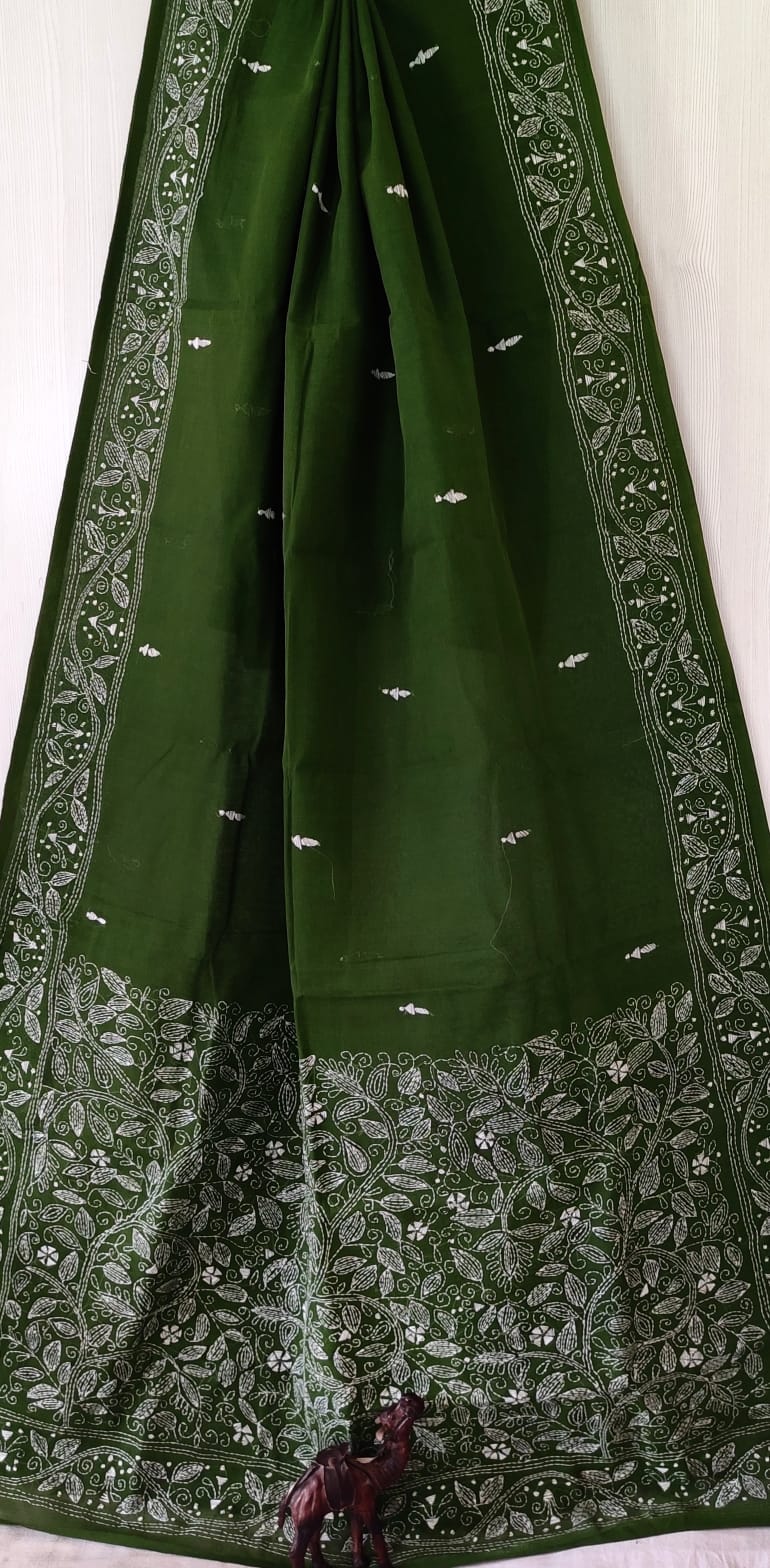 Very Exclusive Hand kantha stitch work on Premium Quality pure cotton saree

Without blouse piece 

Very demanding saree❤️
Book your order soon
