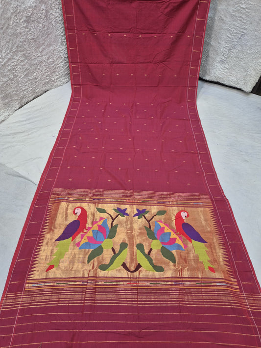 Ek muniya 
cotton handwoven
 paithanis
