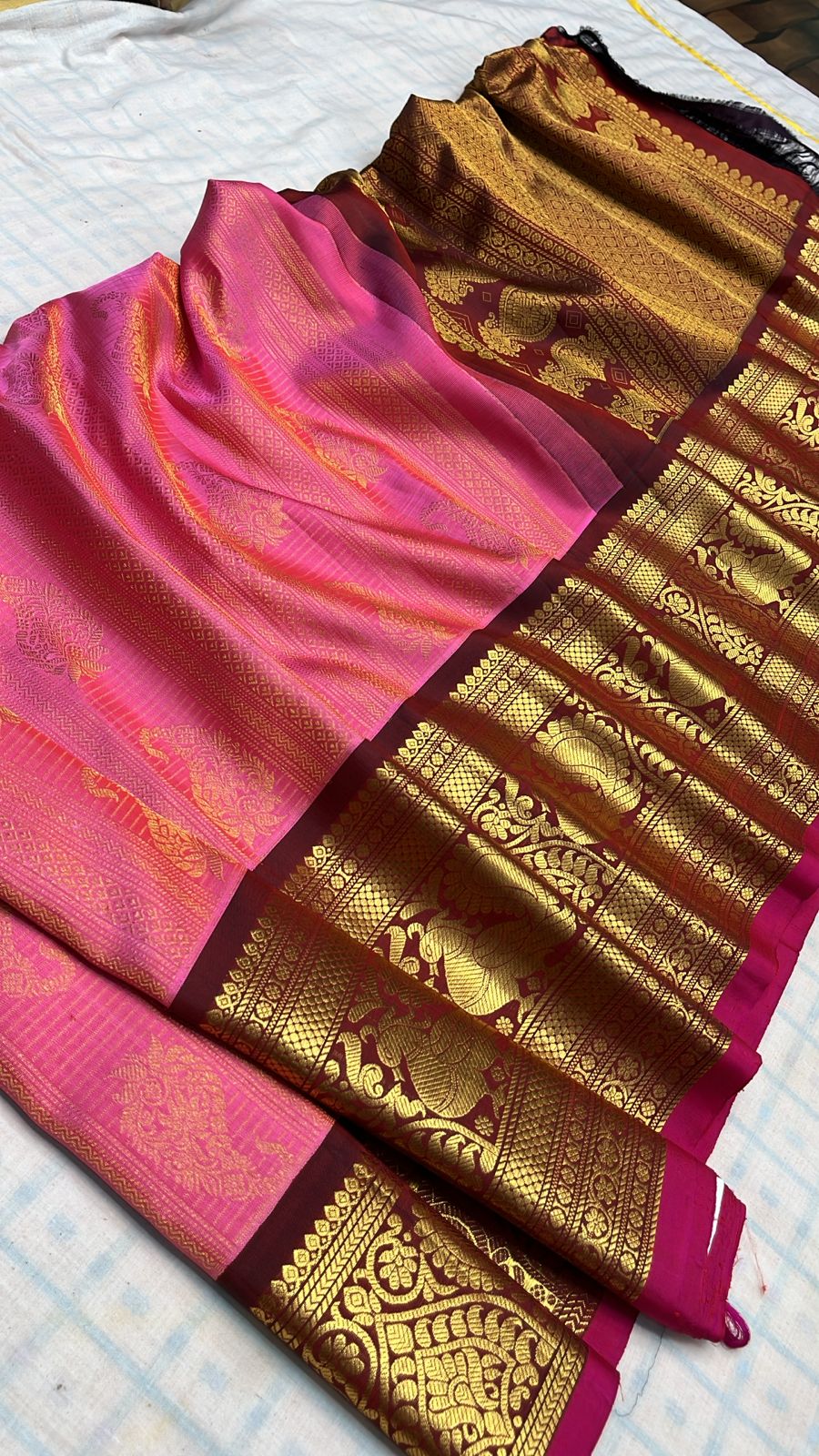 ✨✨Pure Gadwal Traditional
          Border Brocade 
          Pattu Sarees ✨✨