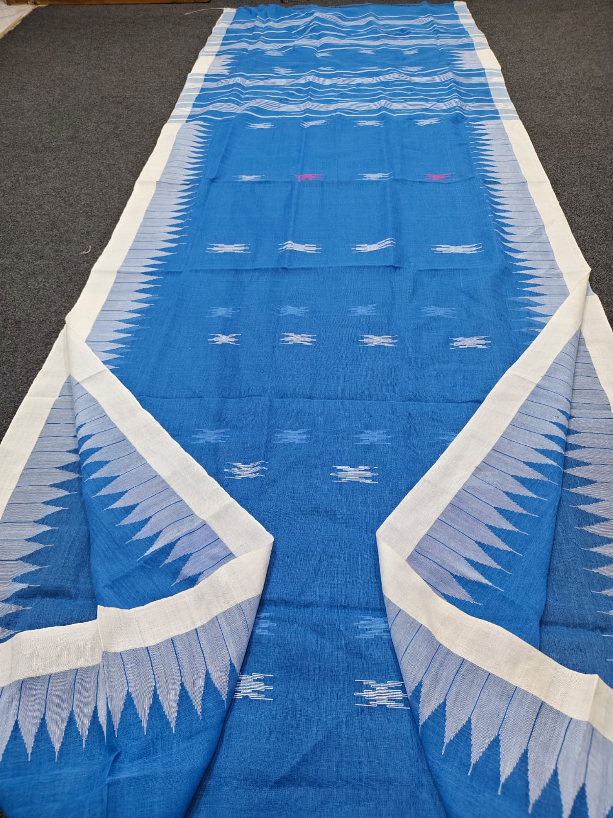 Handloom manipuri cotton saree
With bp
