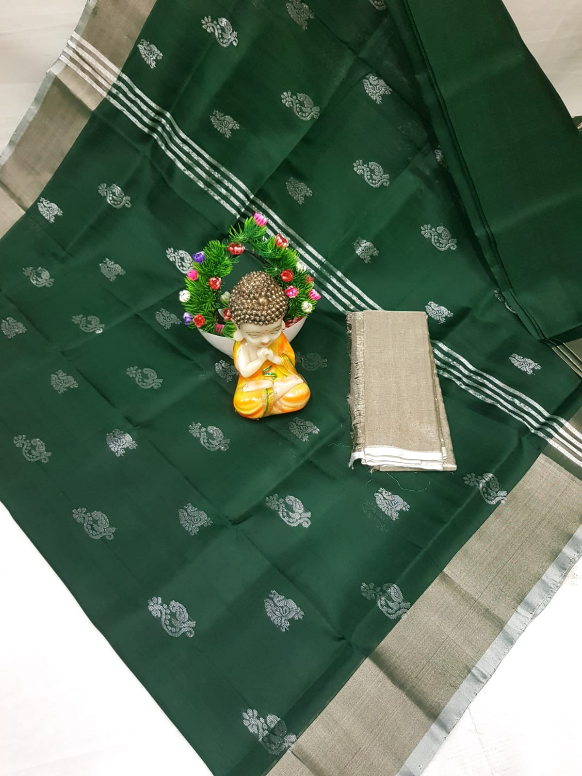 🌹uppada pattu🌹                                    💐 🌹  Dollar buta sarees 🌹💐
 🌹Good quality 💐👌👌👌
 Fabric: uppada pattu/pattu 💐💐
