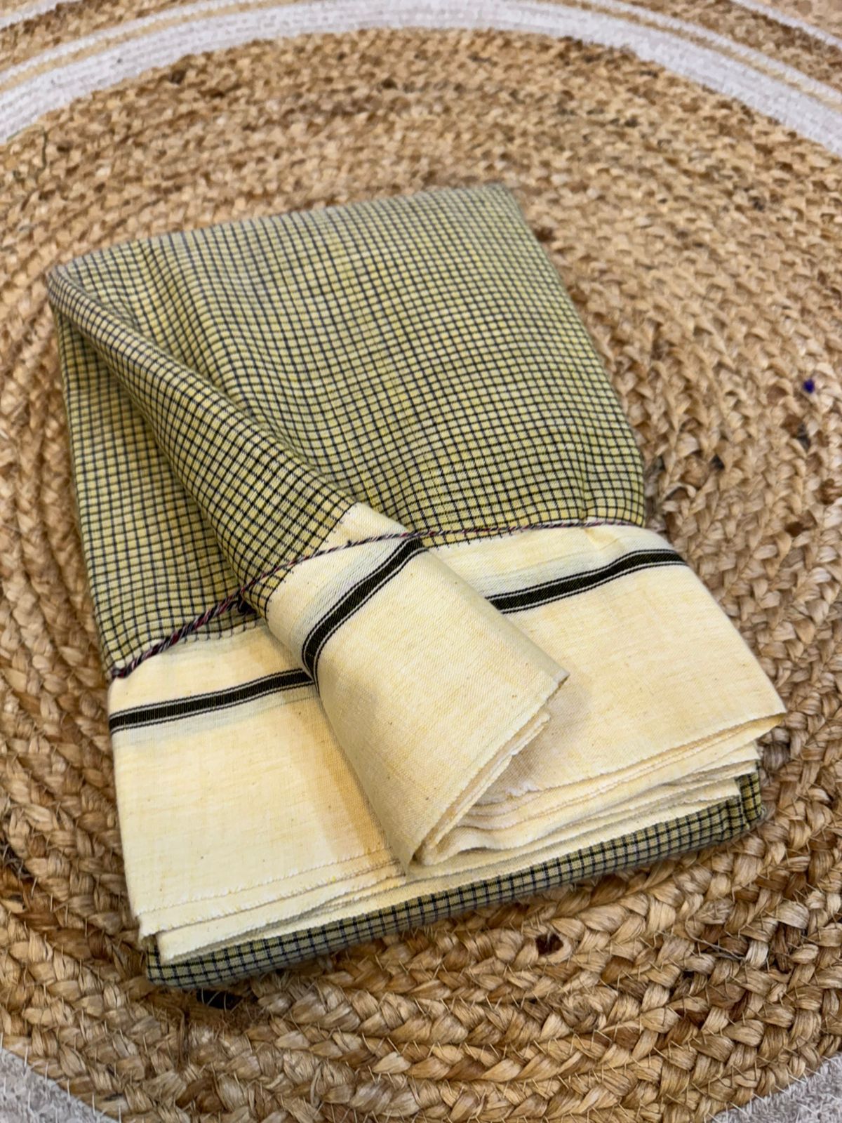 Padmapriya |  Patteda Anchu Saree