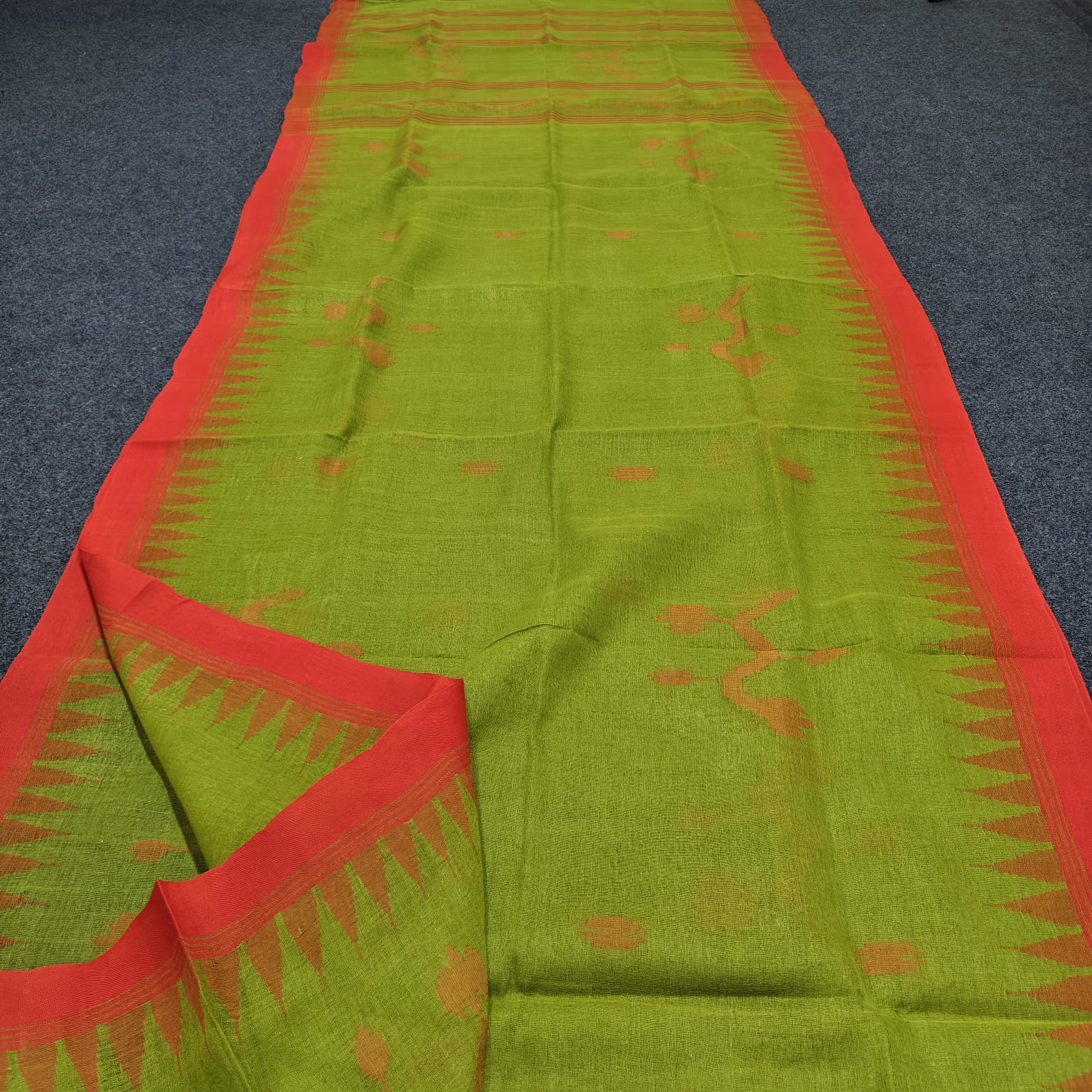 Authentic handloom 
monipuri cotton saree
With bp
