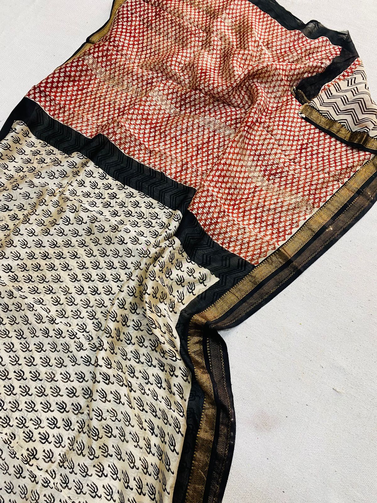 Let’s Wear #ethicallymade✅
🍁Beautifully Crafted Maheshwari Silk Saree  collection🍁
 Specially Designed in Bagru  jahota rapid dabu hand block print
100% Natural Dye
Fabric : Maheshwari Silk 
Length : 5.5 Meters
Blouse Piece : 0.90 Meter

