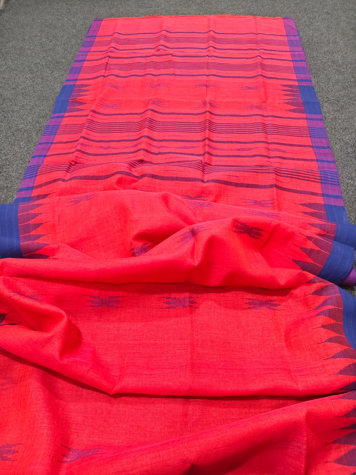 Authentic handloom 
monipuri cotton saree
With bp