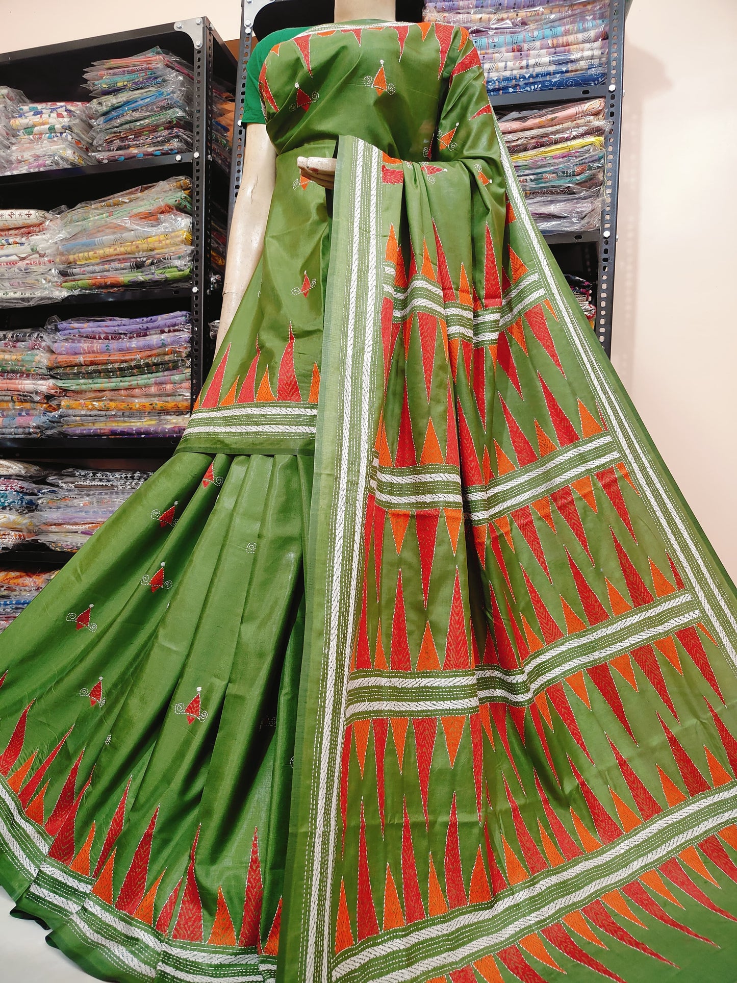 Traditional Shantiniketan hand Kanthastitch saree On 
Belendend bangalore silk Material 
With Kanthastitch Work Bp