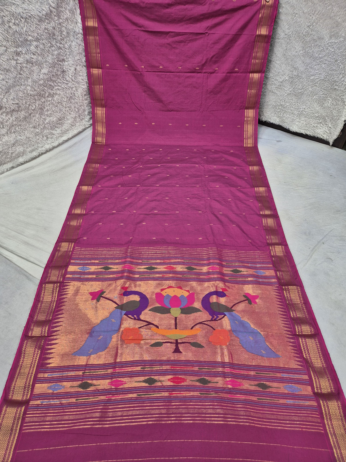 Yeola cotton paithani*
Pure cotton 
Handloom saree
Traditional Narali border 
Running blouse 
Shoulder butta 