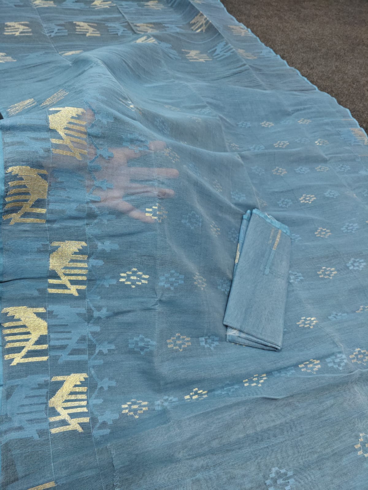 Authentic bangladesi 
half silk jamdani
With bp