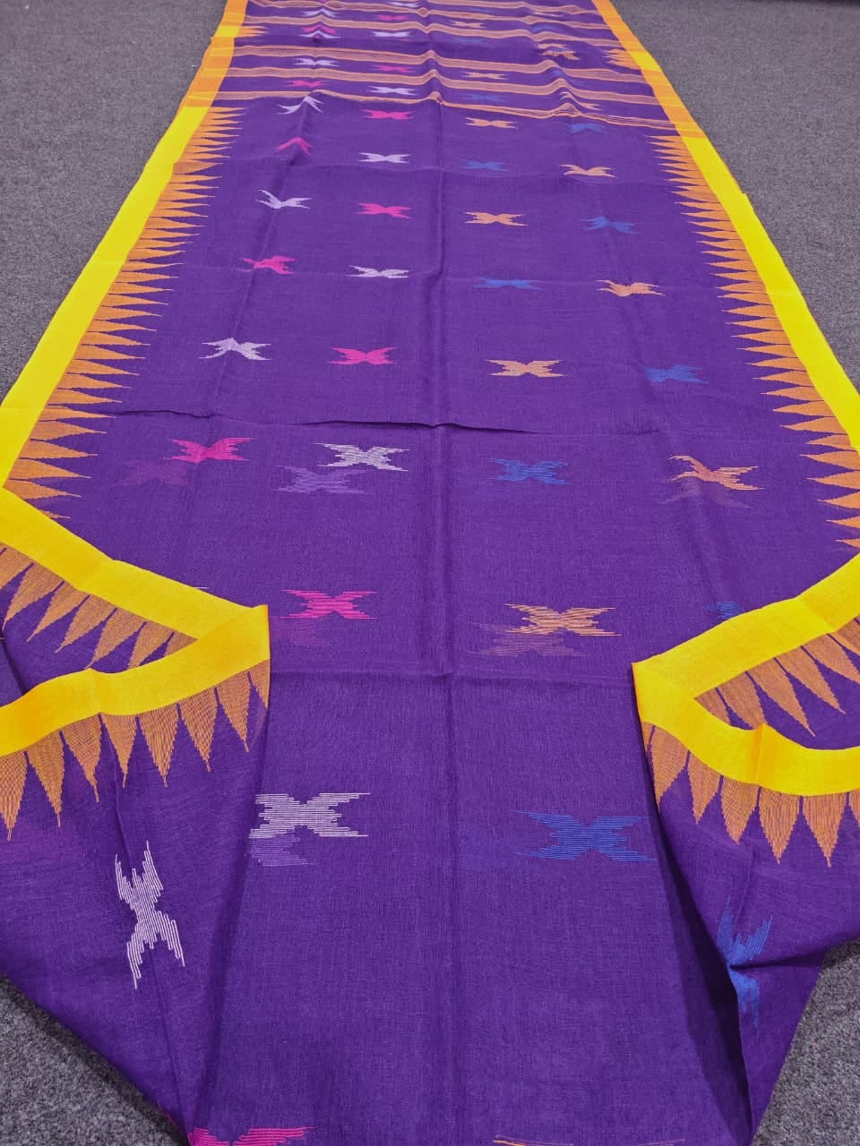 Authentic handloom 
monipuri cotton saree
With bp