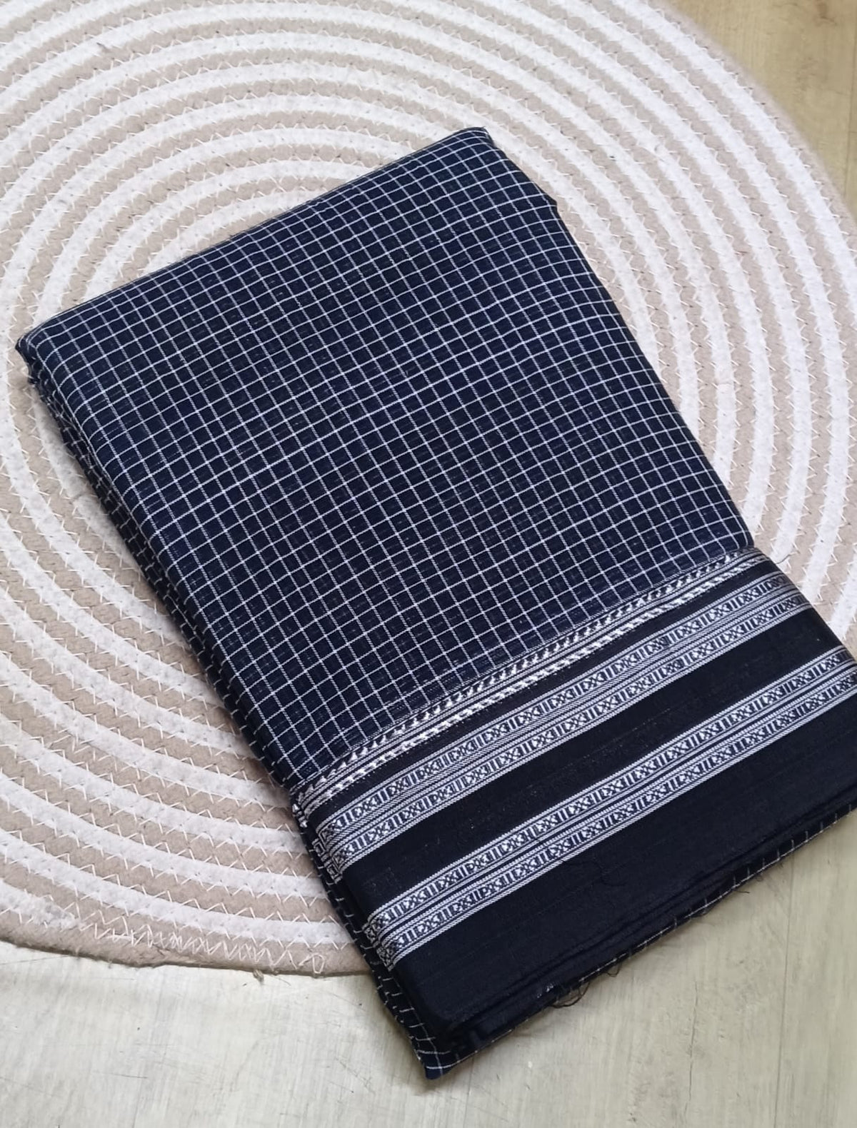 Handwoven patteda anchu saree in pure cotton