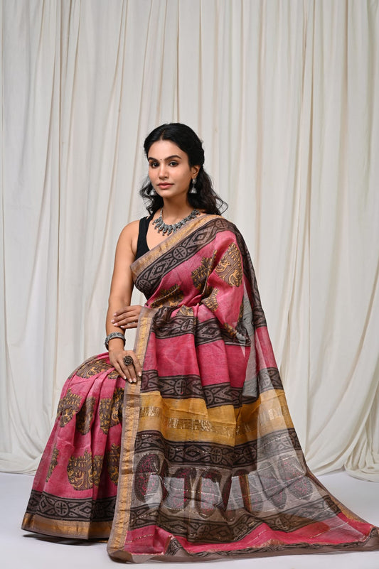 🍁new arrival🍁
Naspal pomegranate print 
👌Maheswari silk saree👌
Hand block printed Maheswari silk sarees with blouse
Size- 6.5 with blouse
Quality- silk by silk
Approx weight- 470 gram
👉Pure hand block
 