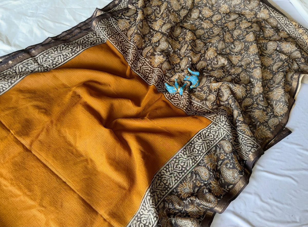 Summer special collection
Vanaspati ajark print

🥻🥻🥻🥻🥻🥻
 Kota saree new collection of Bagru print 
New collection Saree Kota Doriya .
Hand made 
Block print , Dabu print , Bagru print , vaspati print, ajark prijt
Saree length 5.5 mtr
Blouse.  80cm
Hand block printed