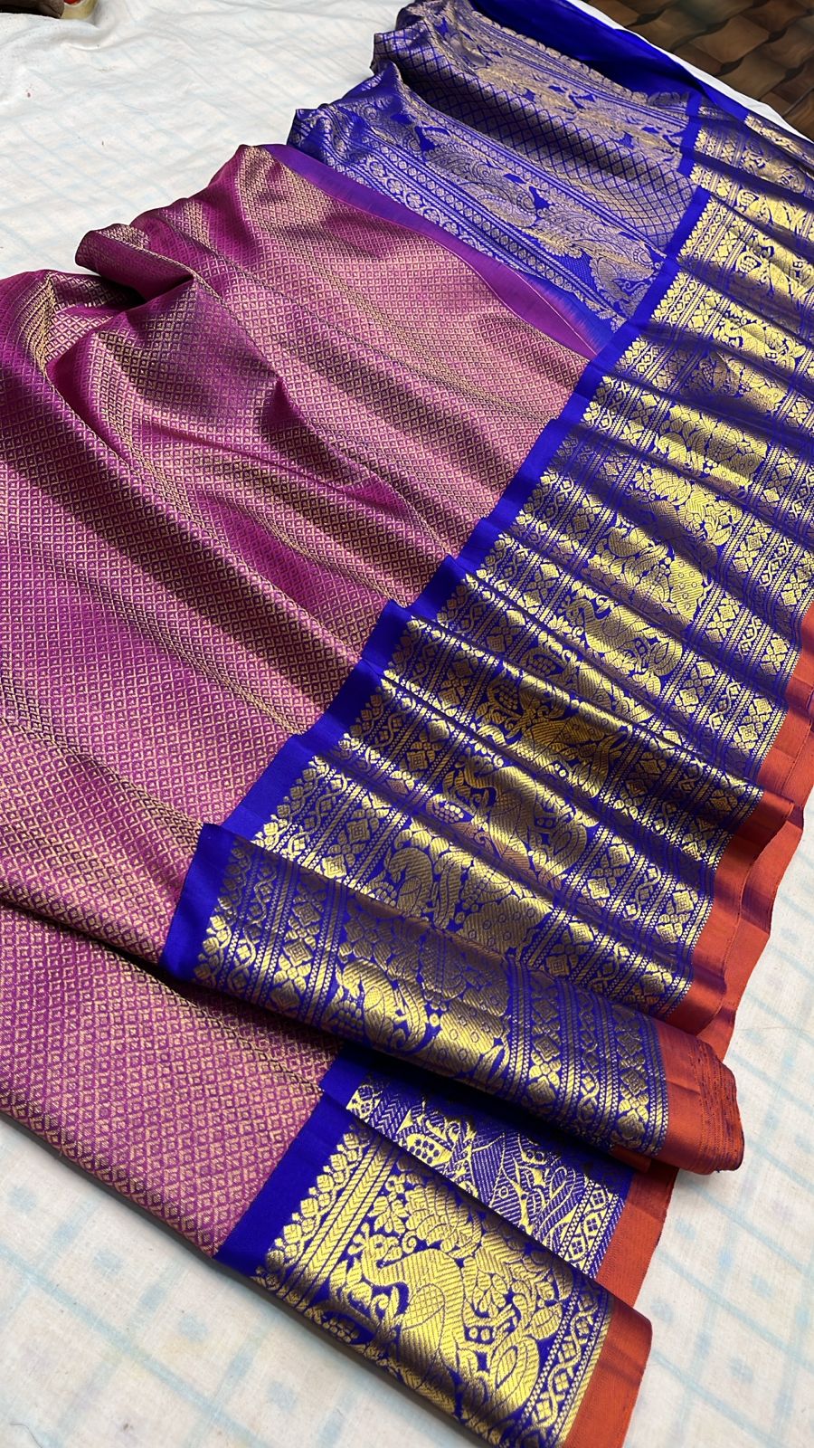✨✨Pure Gadwal Traditional
          Border Brocade 
          Pattu Sarees ✨✨