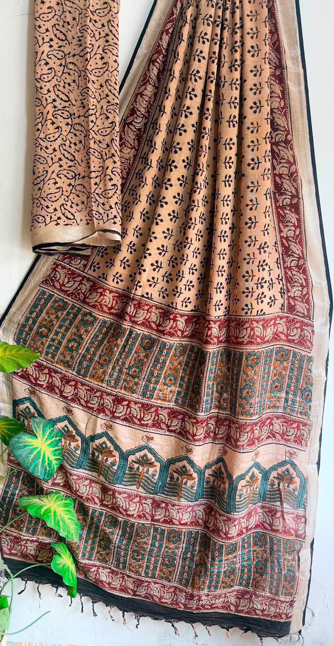 👌🏻Linen collection 👌🏻
.... *Hand* block printed linen saree with blouse.....
Size 6.5 with blouse
Natural dye n colour
 
Pure hand ( without screen print ) 
