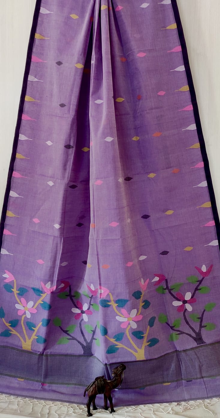 Very exclusive,Beautiful 100 Count pure 
Cotton by Cotton Hand Spoon jamdani 
with temple border with very 
elegant jamdani motif pallu
Without bp